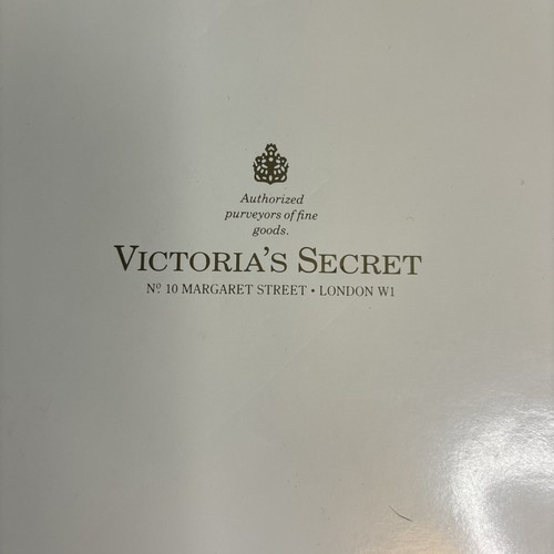 Pantimedias Victoria's Secret Vintage Lycra Encaje Transparente Top Muslo Alto Crema Medianas - Imagen 3 de 12