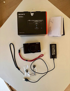Sony RX100 VII Compact Camera Black Wi-Fi Bluetooth Touchscreen f/2.8