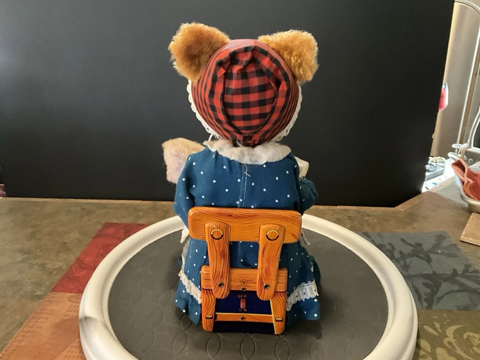 Vintage Yonezawa Tin Battery Operated Hungry Baby Bear 1960s Japan - Image 4 of 4