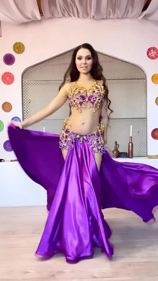 Hecho a pedido Disfraz de danza del vientre de cristal púrpura: Vestido de alta costura con estrás Foto 2 de 4