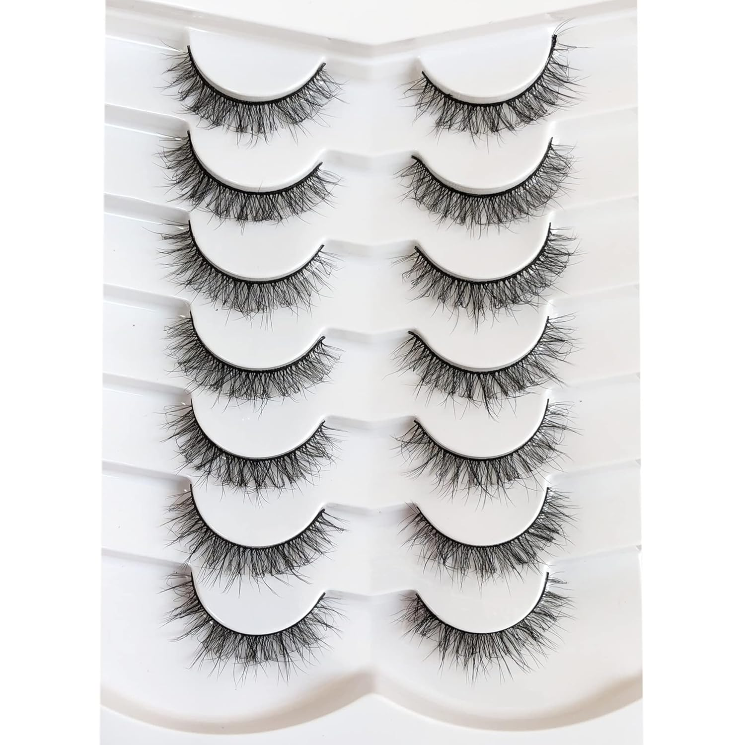 Short Natural Wispy Cat-Eye False Lashes Lightweight Volume