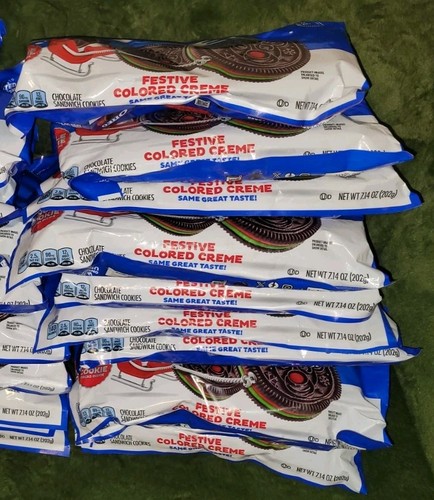 Lot of 140 individually wrapped OREO Festive Cream RED/GREEN LIMITED EDITION