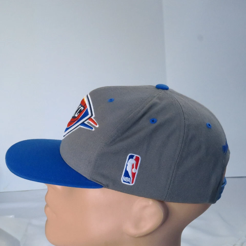 Oklahoma City OKC Thunder NBA Mitchell & Ness Gorra Snapback Mezcla de Lana Foto 3 de 4