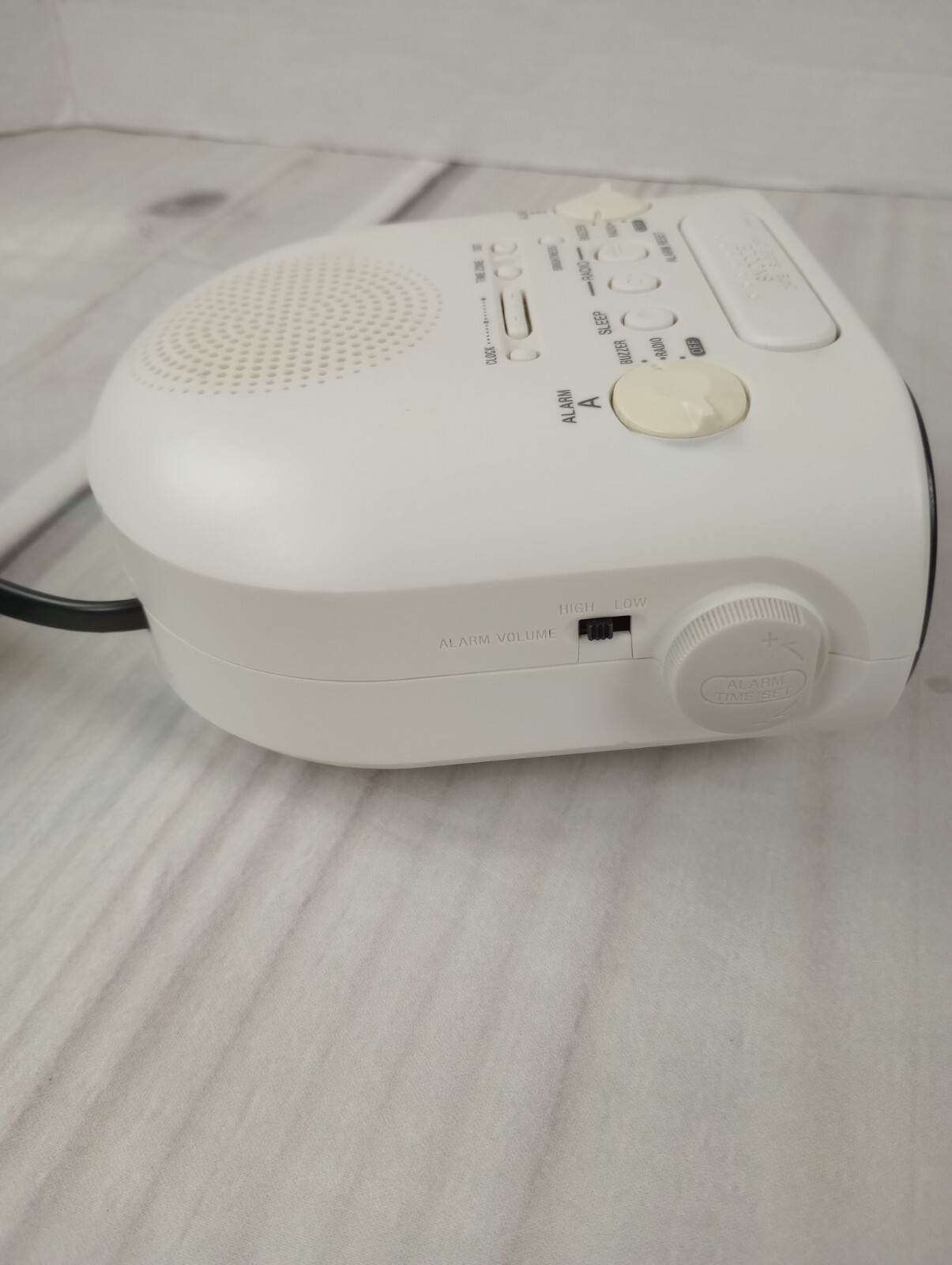 Sony Dream Machine AM/FM Dual Alarm Clock Radio White Model ICFC318