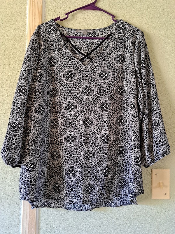 Valerie Stevens Blouse  Black/ White