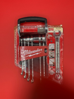 Milwaukee Metric 7 Piece Set Of Combonation Wrenches W/ Carrier. N.O.S