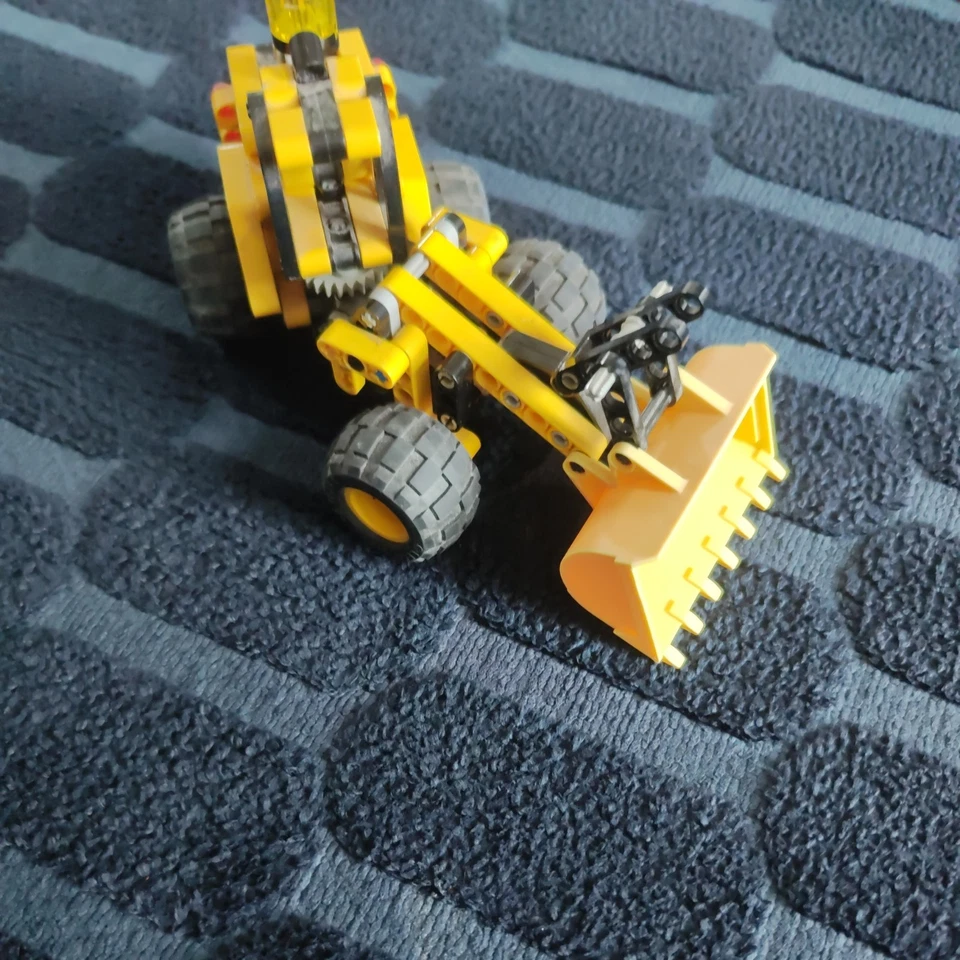 LEGO Technic 8453 Front End Loader, photo 4 of 4