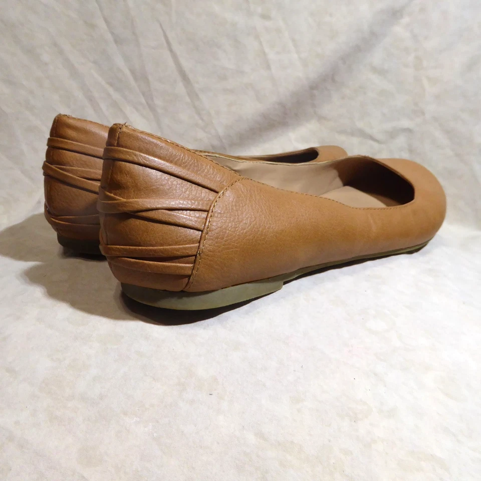 🩰 Report Classic Ballet Flats sz 10 M Chestnut Brown Leatherette; Heel Details - image 4 of 4