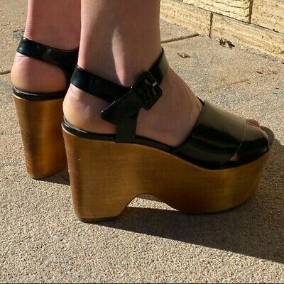 CELINE Phoebe Philo $950 Black Patent Leather Strap Wood CELINE Phoebe Philo $950 Black Patent Leather Strap Wood