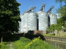 Photo 6x4 Silos, Heygate's Tring Mill Part of a large flour mill by the W c2014