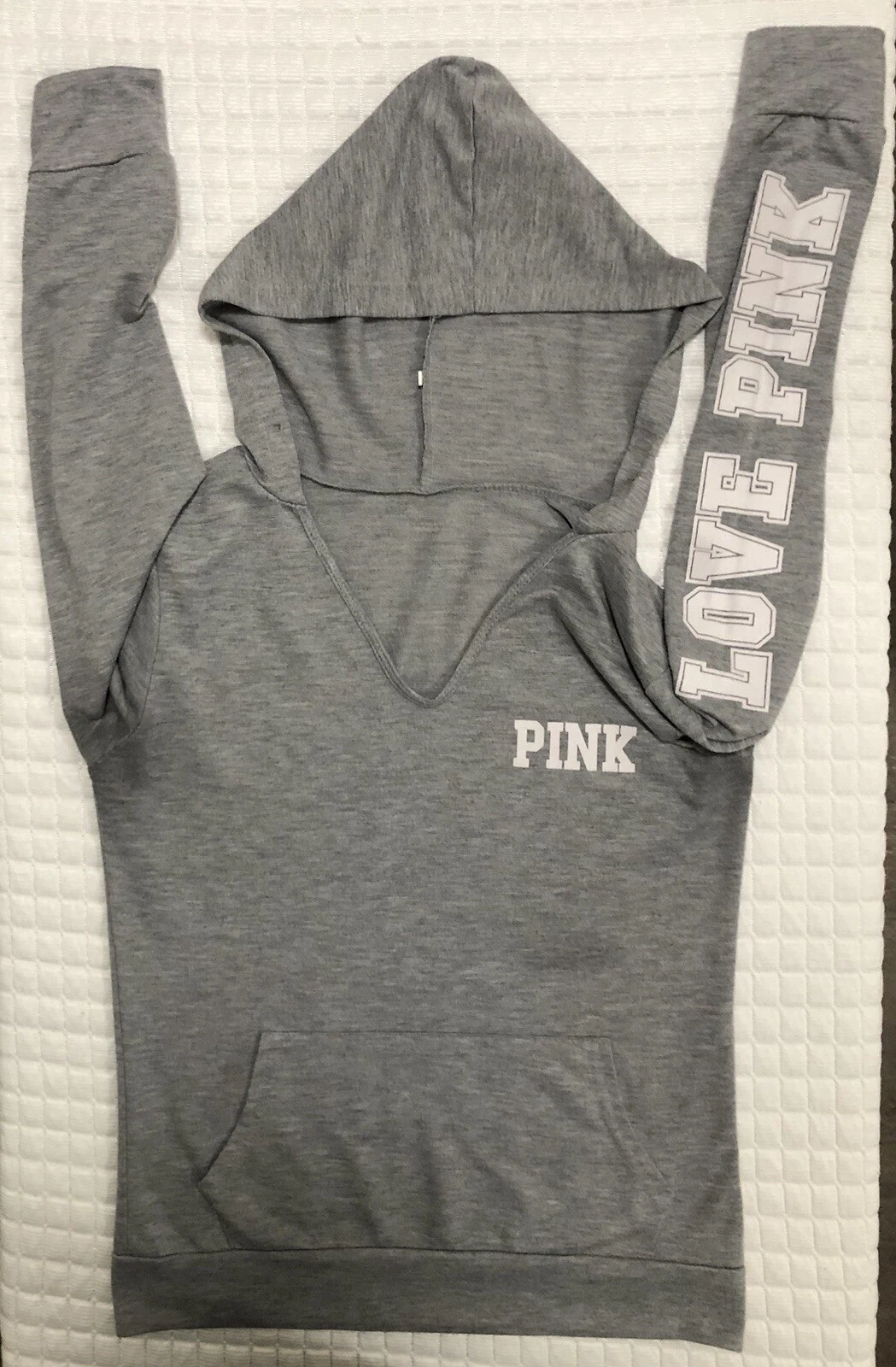 UNDERCOVER Felpa con cappuccio pullover leggera Victorias Secret Love rosa piccola? Felpa grigia