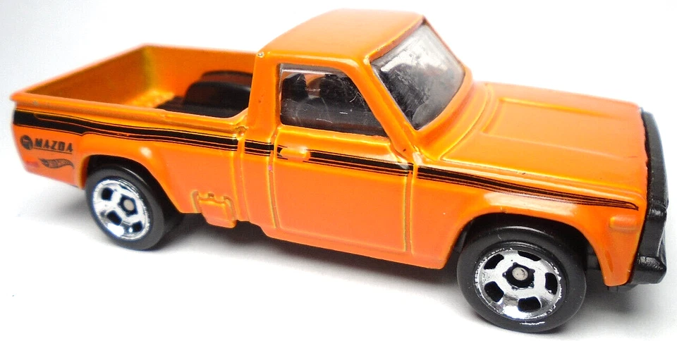 Camioneta pickup Hot Wheels Mazda Repu 2016 naranja 1:64 diecast 2,75" rayas negras Foto 2 de 4