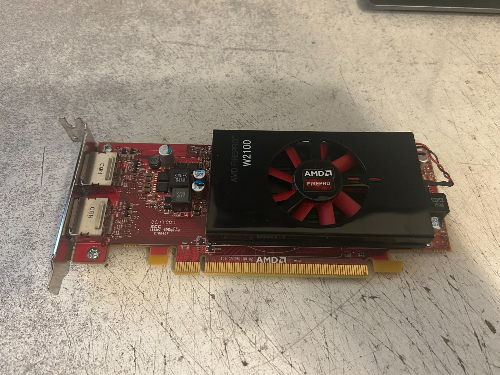 Dell AMD FirePro W2100 2 GB PCIe Dual DisplayPort Low Profil