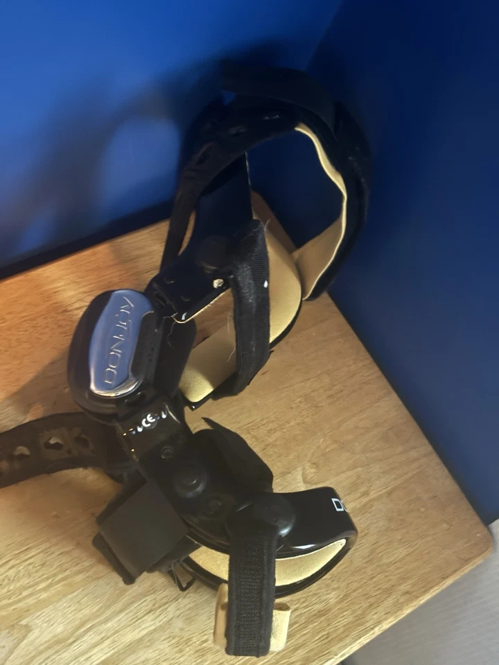 DonJoy 4titude Knee Brace Carbon Fiber Ligament Support LEFT/RIGHT included - Image 3 of 4