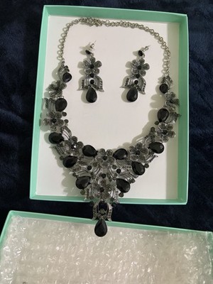 Elegant Black Onyx Floral Necklace & Matching Earrings Set   Silver-Tone Jewelry