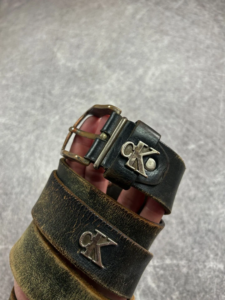 Cinturón de cuero real Calvin Klein desteñido envejecido estilo japonés Streetwear de colección Foto 4 de 4