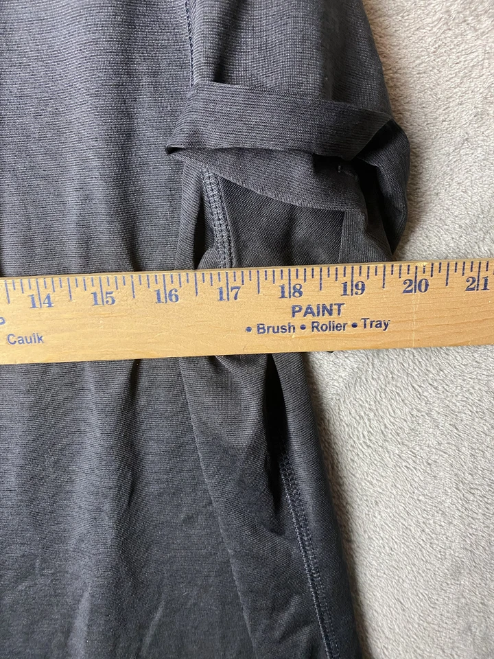 Camiseta atlética XL para mujer Athletic Works pequeña gris cuello en V manga corta Foto 4 de 4