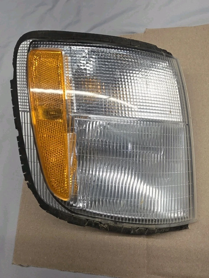 1998–2002 Isuzu Trooper Acura SLX OEM Turn Signal Light Pair LH RH - Image 2 of 4
