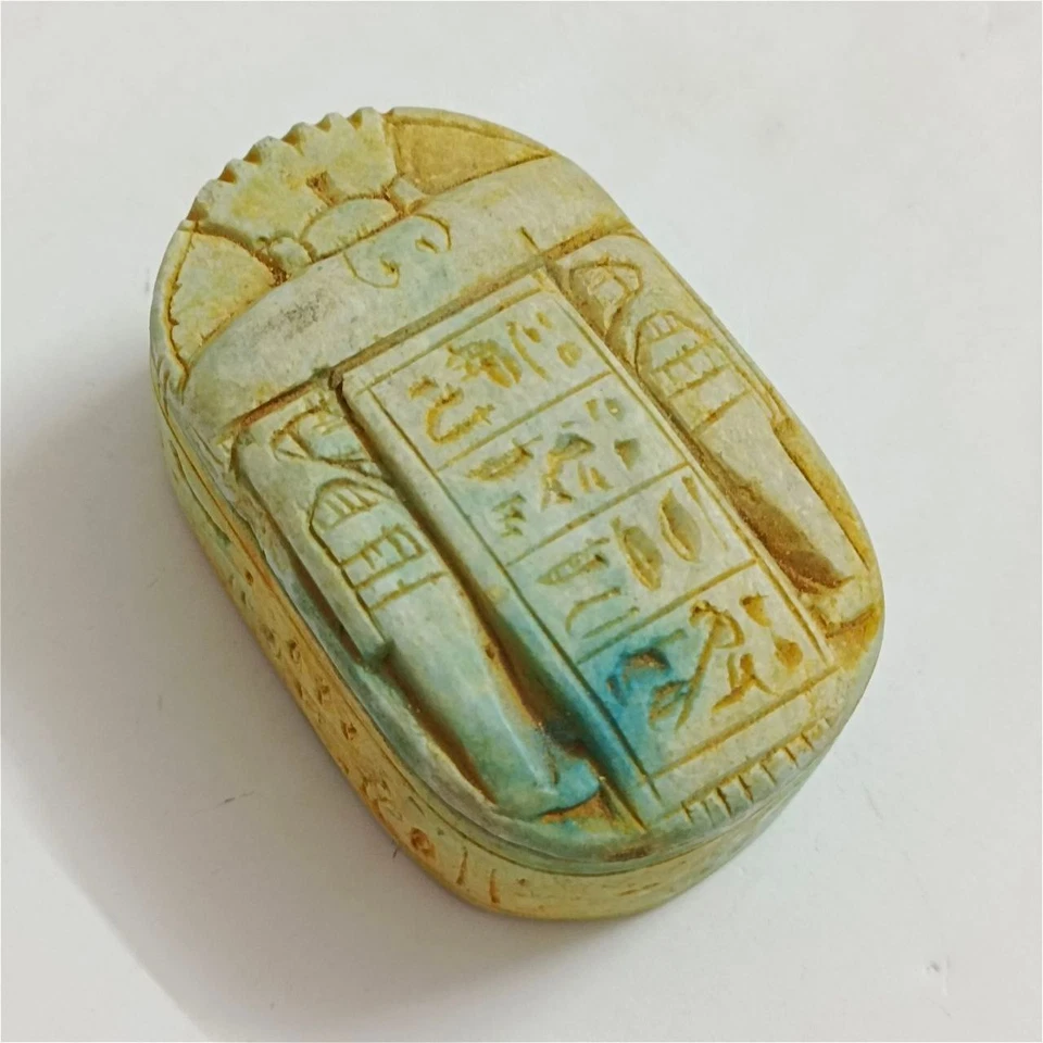 Antiguo escarabajo egipcio estilo con ataúd hecho a mano y detalles jeroglíficos único Foto 3 de 4