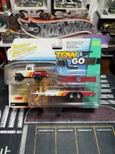 1980 Toyota Land Cruiser Johnny Lightning Tow & Go 1:64 Scale