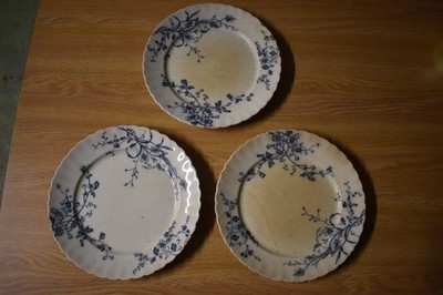 Lot of 3 WH Grindley & Co England Antique Rustic Pattern 10'' Dinner Plates