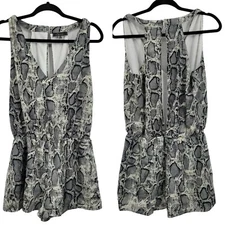 Blue Blush Shorts Romper M Gray Snake Print Keyhole Open Back Sleeveless Baddie