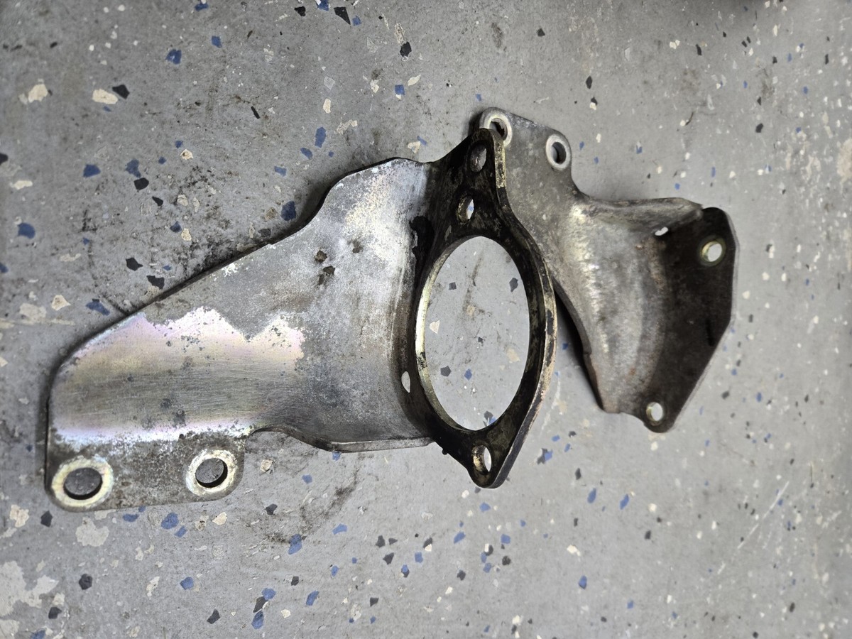 NO.8様 1984-1989 Nissan 300ZX OEM Starter Bracket & Auto