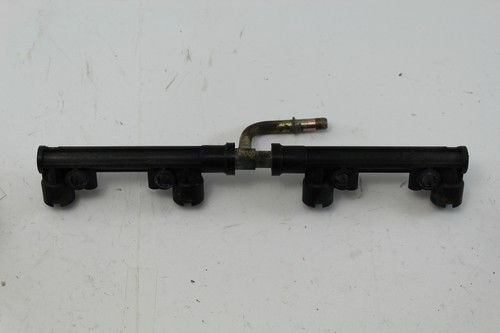 03 04 GSXR 1000  MAIN THROTTLE BODY FUEL INJECTORS RAIL - *GOOD*