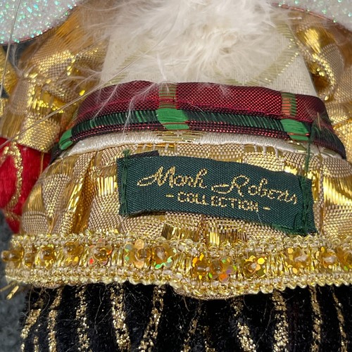 Mark Roberts Navidad Kris Kringle Adorno Estante Cuidador Rojo Dorado - Imagen 7 de 11