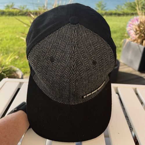 DVS Shoe Company Mütze Kappe Gummi Logo auf Tweedstoff vorne schwarz weiß Druckknopflasche - Bild 7 von 10
