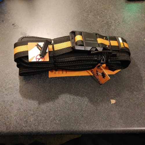 Cinturón acolchado ToughBuilt con hebilla de alta resistencia y soporte trasero