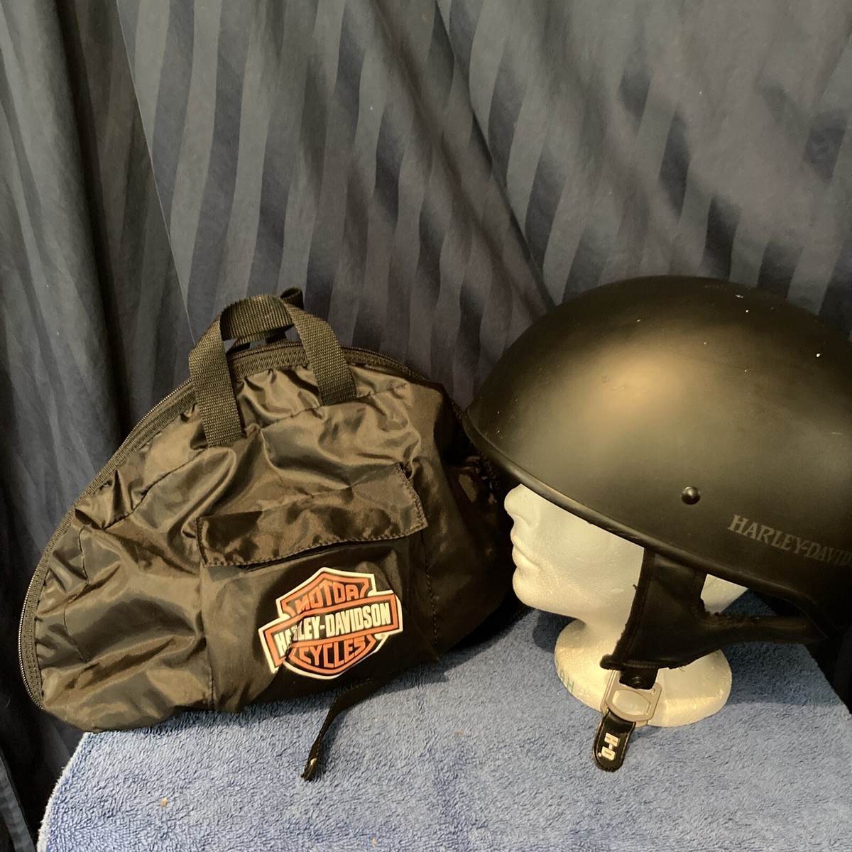 Harley Davidson Matte Black Helmet Size XXL With Carrying Bag. DOT
