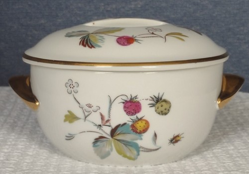 Royal Worcester ~ “Strawberry Fair (Gold)” ~ 4" INDIVIDUAL CASSEROLE with LID - Picture 2 of 7