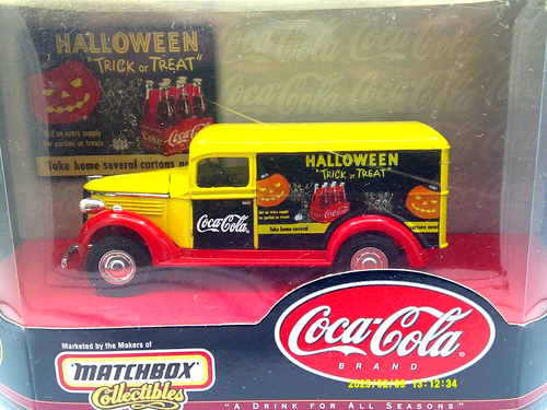 Matchbox Collectibles COCA-COLA Brand 1937 GMC PANEL VAN HALLOWEEN- original box - Picture 2 of 7