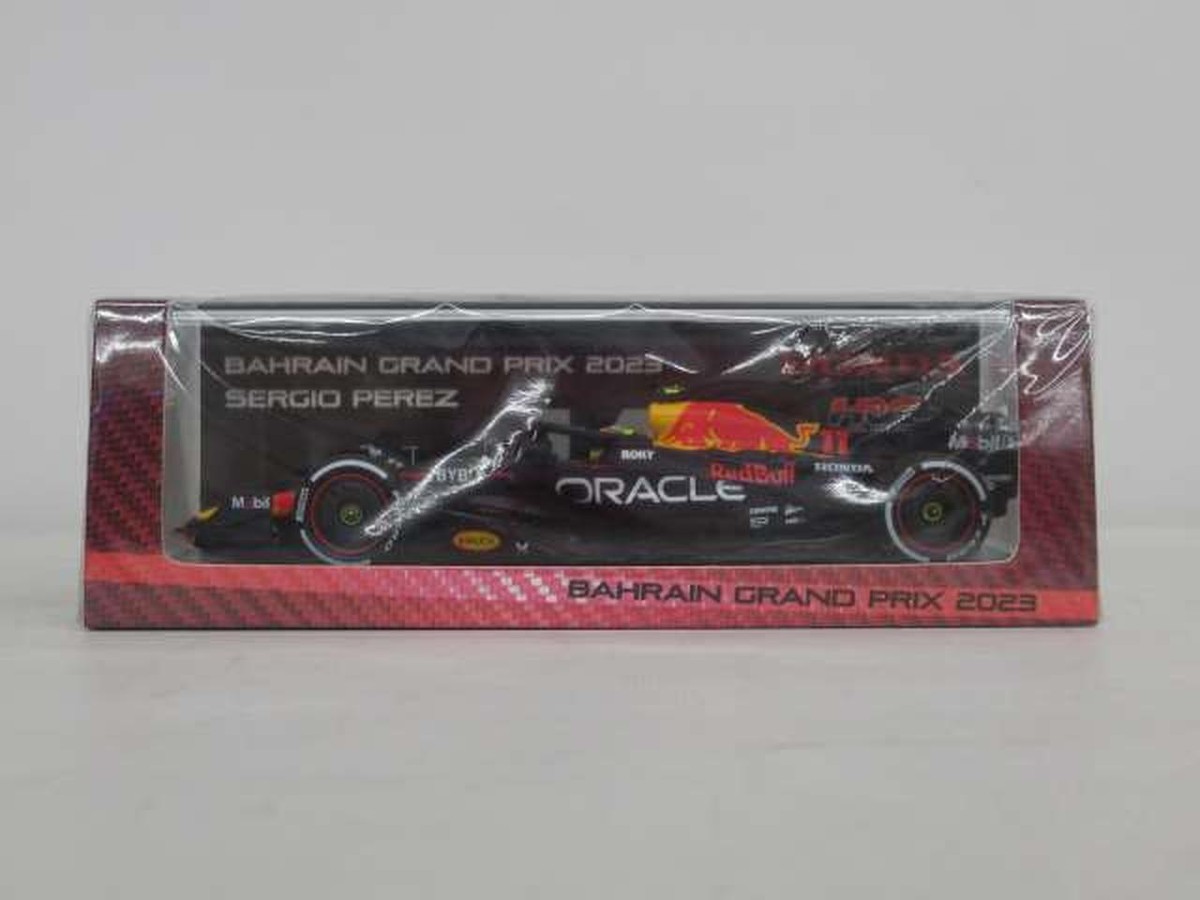 ミニカー Oracle Red Bull Racing RB19 S. Perez Oracle Red Bull Racing RB19 No.11 - Sergio Perez 1:43 Spark