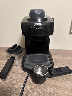 DeLonghi Caffe Sorrento 4-Cup Espresso and Cappuccino Maker BAR-4U *Description*