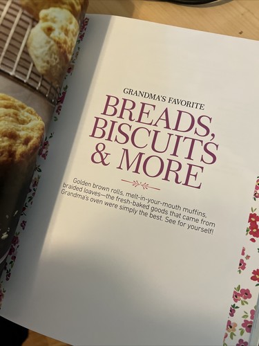 More Taste of Home Grandma's Favorites 2023 Hardcover Never Read - Foto 6 di 11