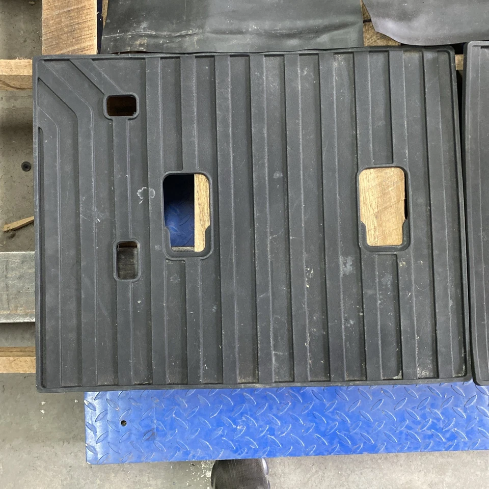 Protector de respaldo trasero Subaru Ascent 2019 2020 2021-2024 tercera fila negro OEM Foto 2 de 4