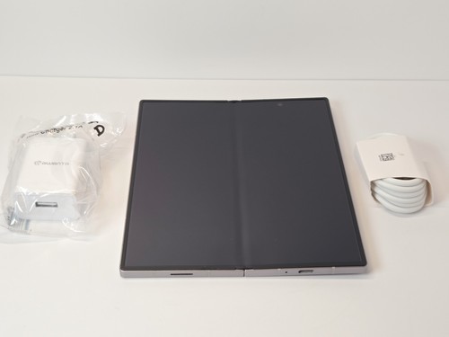 Near MINT Samsung Galaxy Z Fold 6 SM-F956U1 - 256GB - Silver (Unlocked)