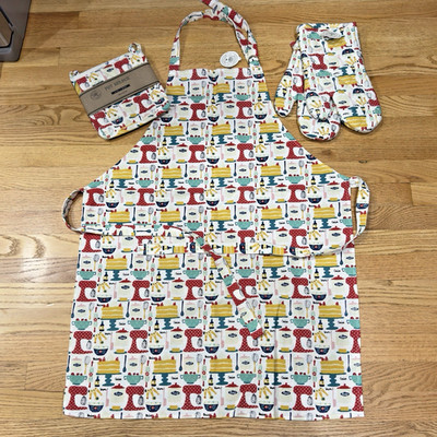 Lot Kitchen Chef Apron Set Of Potholders Oven Mitts Baking Cakes Mixer Whisk New