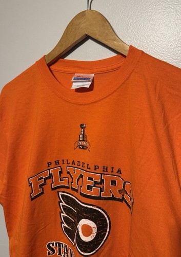 Philadelphia Flyers 2010 Stanley Cup T Shirt—Distressed Logo—Hanes Men’s Medium - Picture 4 of 9