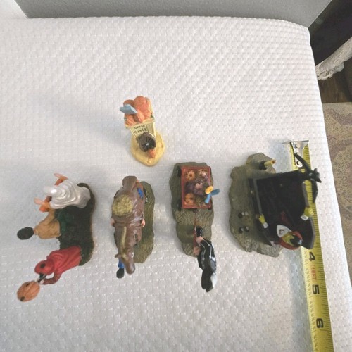 Vtg Lemax Spooky Town Halloween Figurines Vampire Children In Costumes - Picture 3 of 6