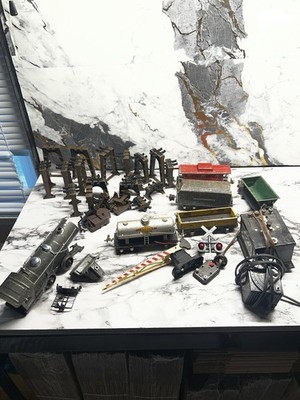 MASSIVE VINTAGE Lionel Lines Trains LOT SALE