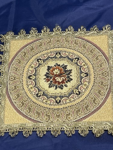 Vintage Belgian Art Doily Dollhouse Rug Miniature Gold Beige Pink Floral 7 X 7 - Picture 3 of 7