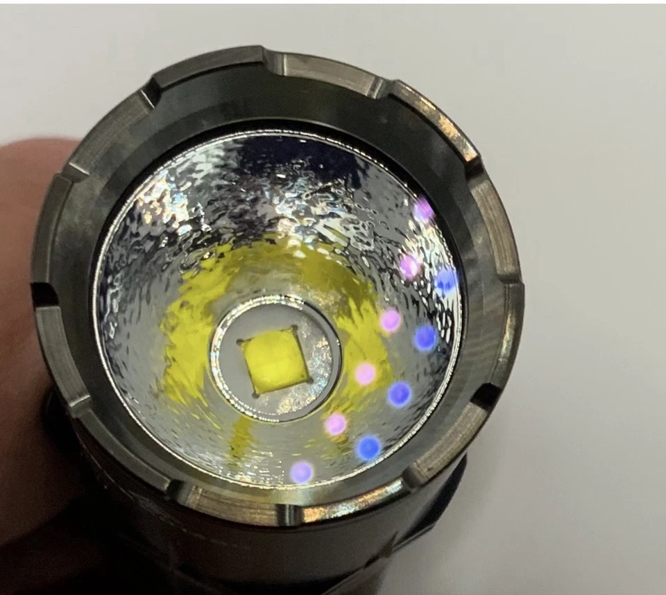 Klarus XT2CR Pro LED Tactical Flashlight 2100 Lumens Rechargeable Waterproof New - Image 4 of 4