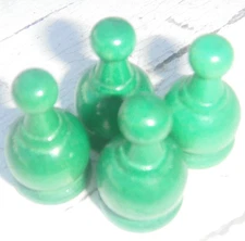 PARCHEESI Vintage GREEN WOODEN GAME PIECES Selchow & Richter c.1959