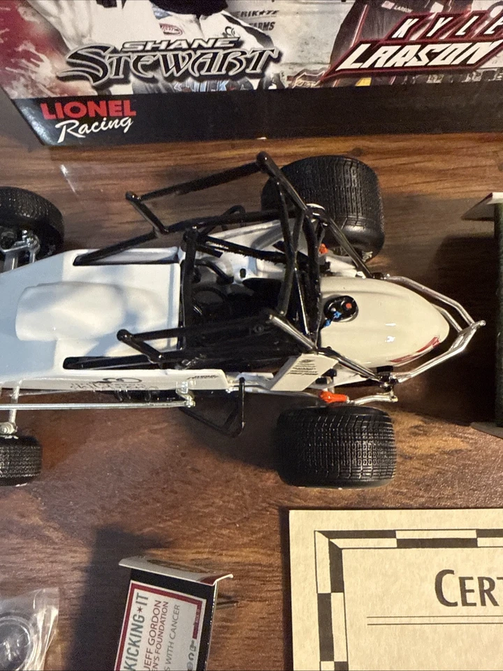 Coche Sprint Kyle Larson Jeff Gordon Foundation 2012 escala 1/24 - Autografiado Foto 4 de 4