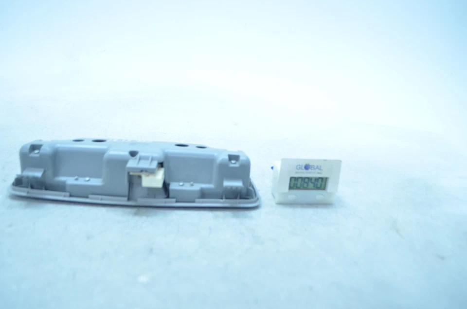 06-13 LEXUS IS250 IS350 REAR DOME READING LIGHT LAMP OEM - Image 2 of 4