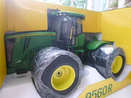 1/16 Ertl Farm Toy John Deere 9560R 4wd Tractor With Duals Bnib Prestige Toy - Picture 4 of 5