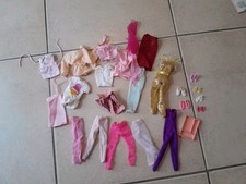 LOT DE VÊTEMENTS VINTAGE BARBIE + CHAUSSURES